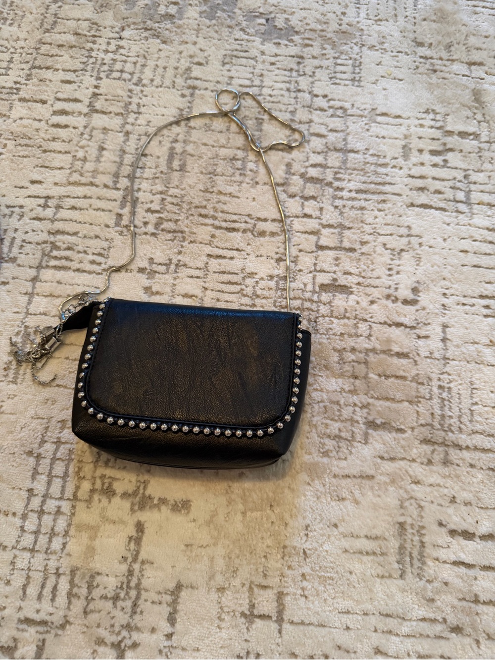 SHEIN Black Stud-Trim Crossbody Bag with Silver Chain